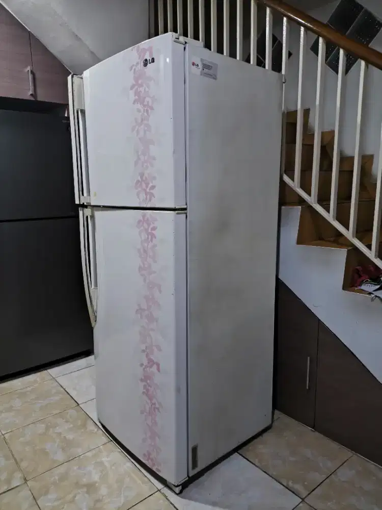Dijual Kulkas 2 PINTU Merk LG