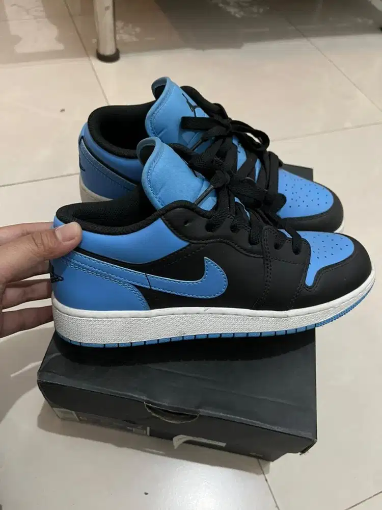 Air Jordan 1 Low (GS) University Black Blue
