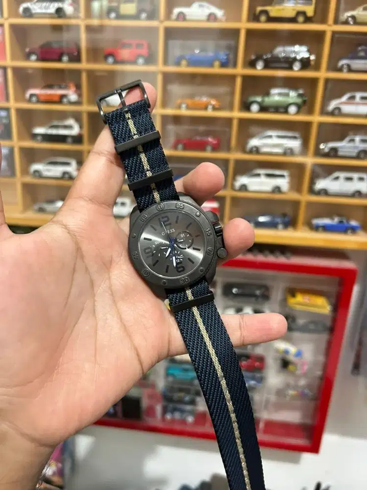 Jam Guess Black Nato Strap