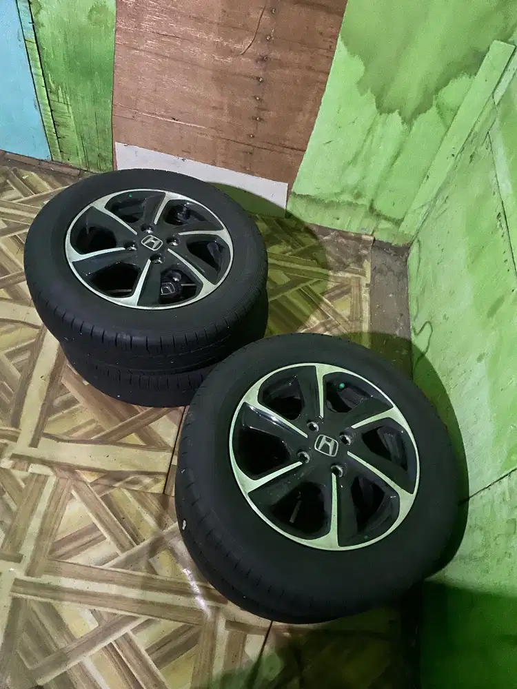 Ban + Velg original brio satya 2025
