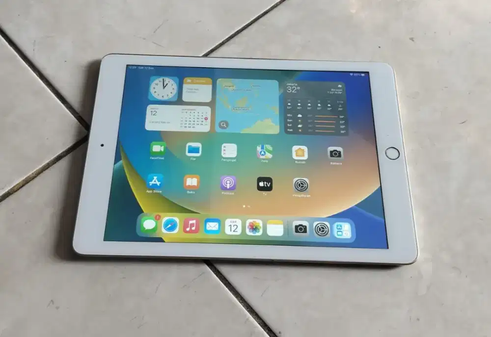 iPad Gen 5 Gold Wi-Fi 32GB Normal Eks iBox