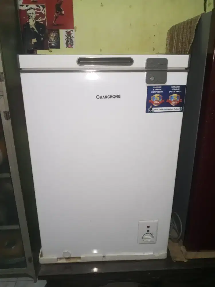 Changhong Chest Freezer FCF 136DW (kapasitas sekitar 99–100 liter)