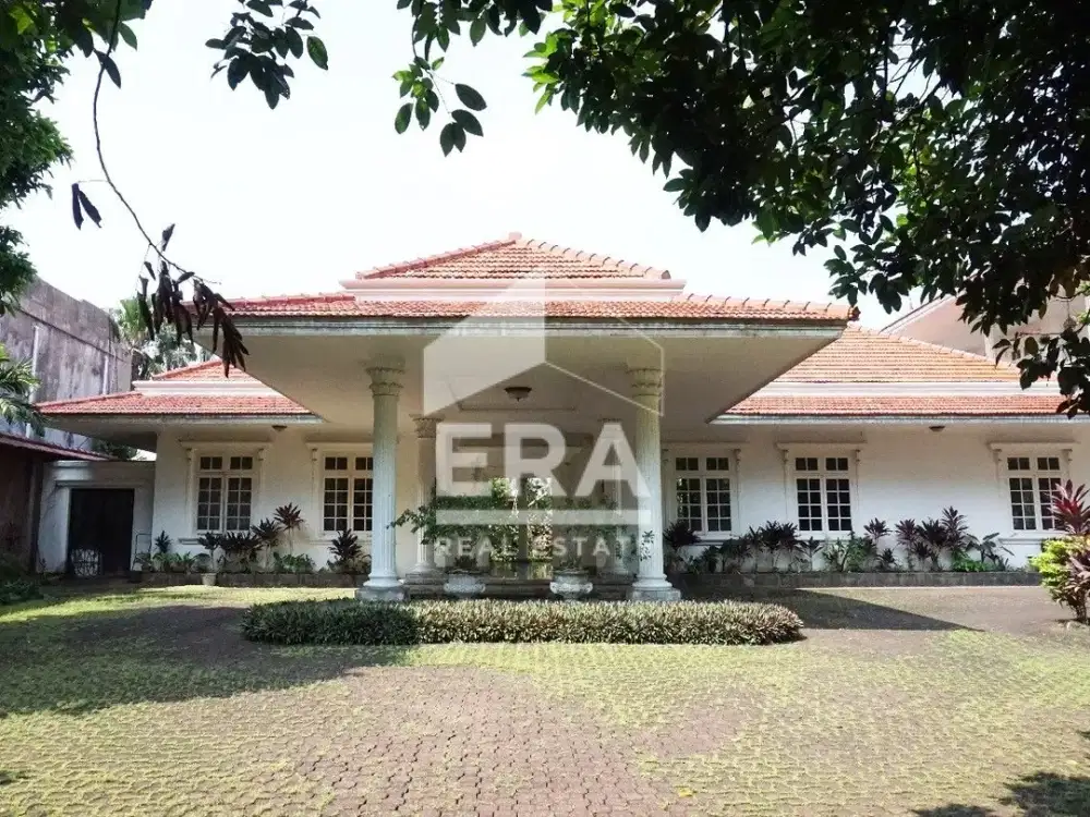 Di Jual Rumah Mewah Dengan Lokasi Komersial di Pusat Kota Jakarta Selatan