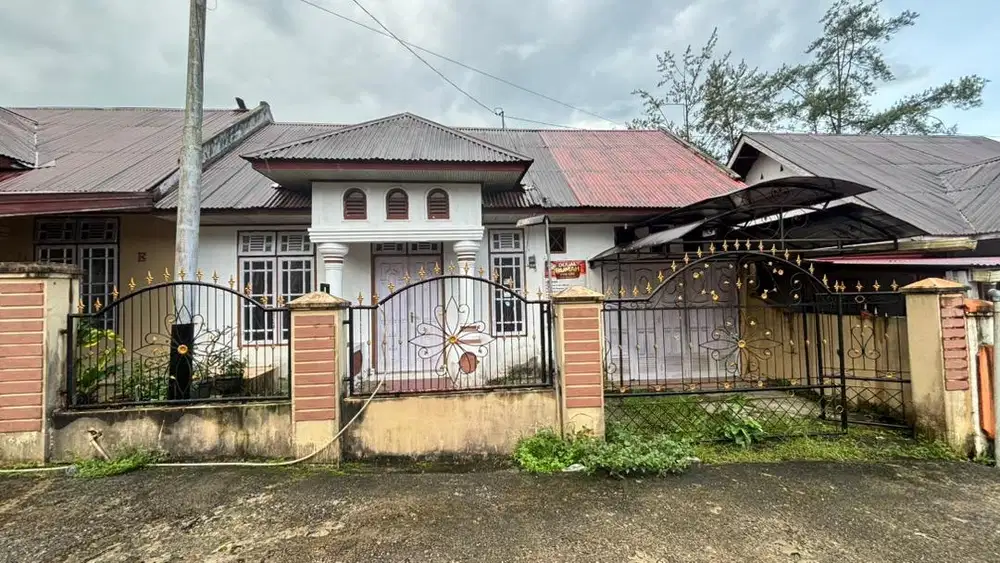 DIJUAL CEPAT RUMAH TIPE 120 LUAS TANAH 195M2 LOKASI SANGAT STRATEGIS