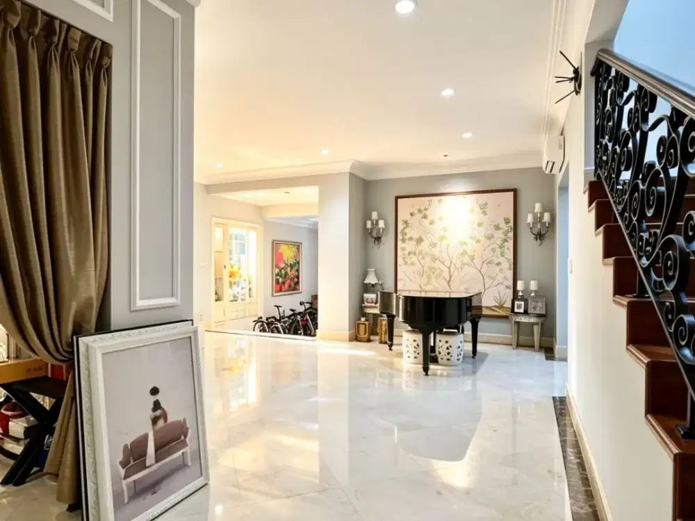 Rumah American Classic di Permata Buana Jakarta Barat