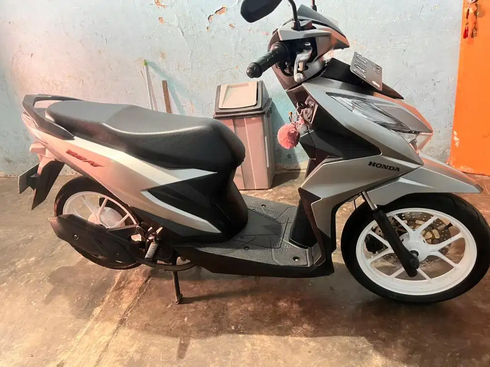 Honda beat deluxe silver