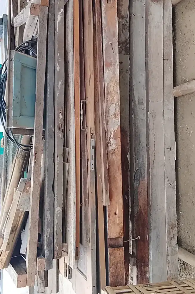 KAYU BEKAS RUMAH