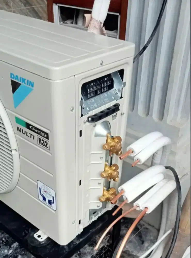 Service ac,bongkar pasang ac,cuci ac,isi freon dll