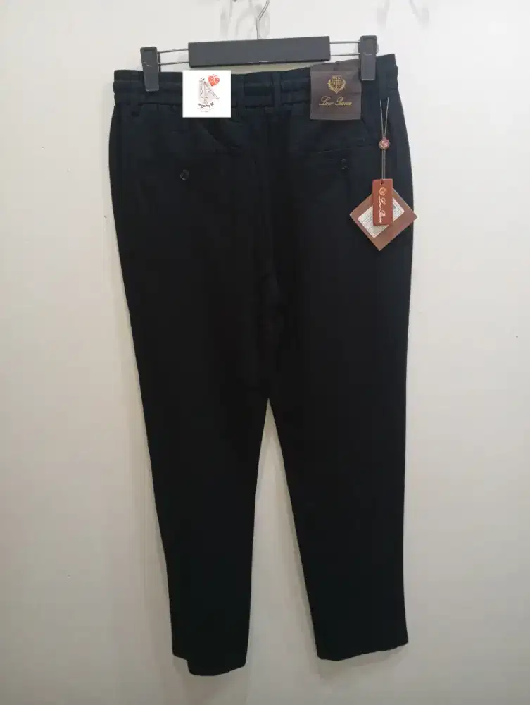 LORO PIANA CELANA GOLF HITAM