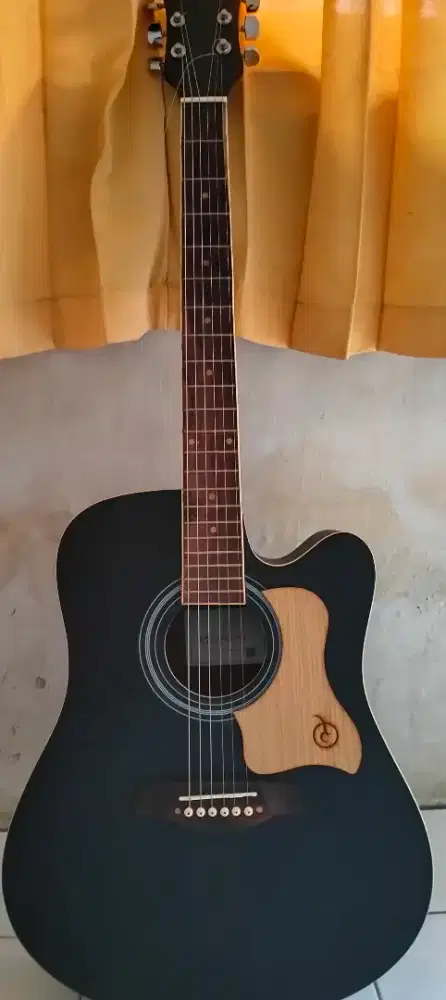 GITAR MANDALIKA