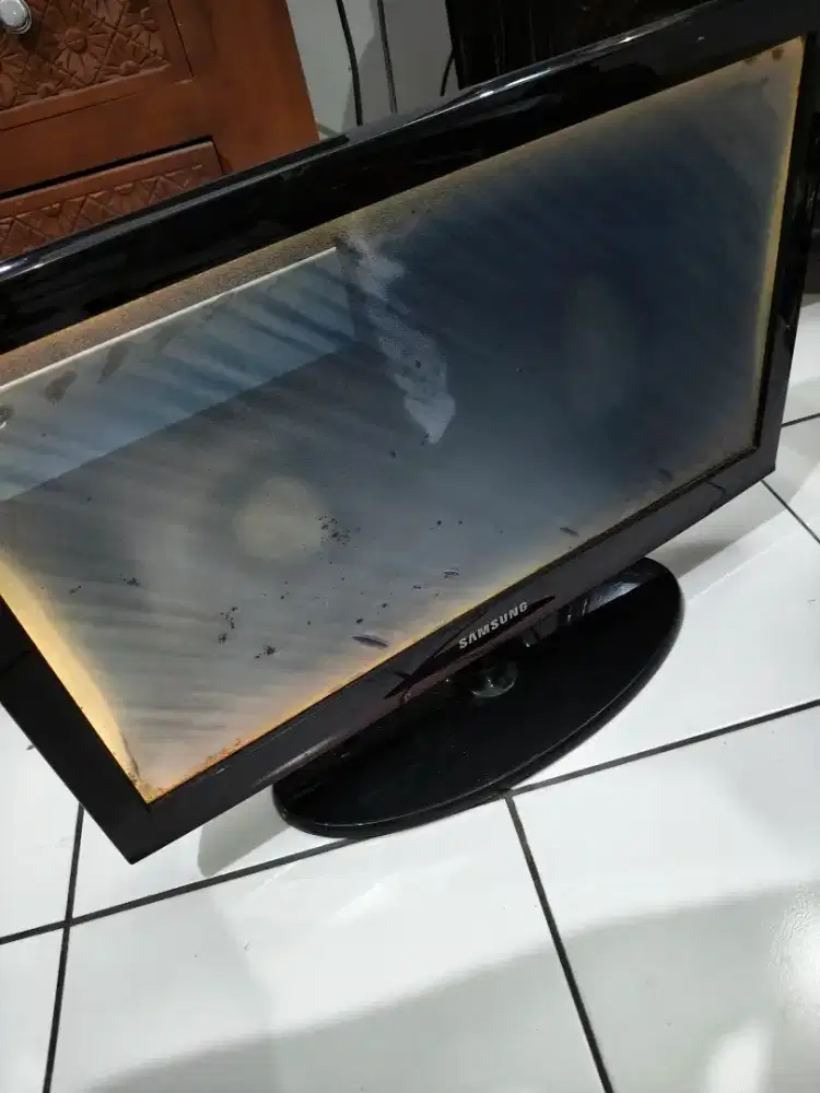 TV LCD analog Samsung 22 inch