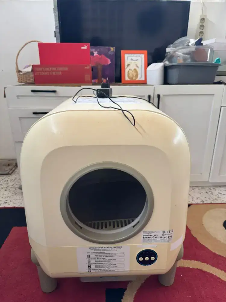 Cat litter box otomatis merk tuya