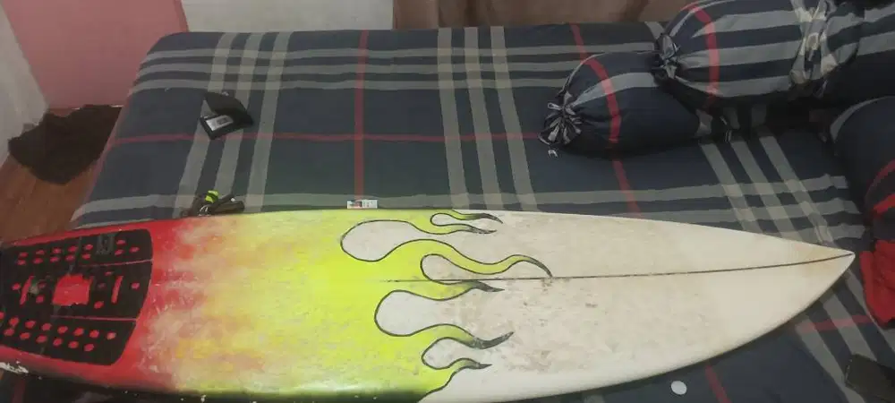 papan surfing ,papan selancar