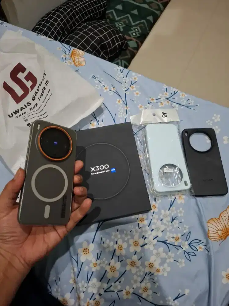 Vivo x300 12/256gb