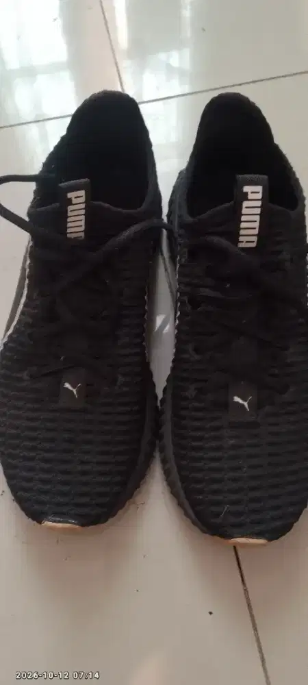 Sepatu ,, ukuran 37..