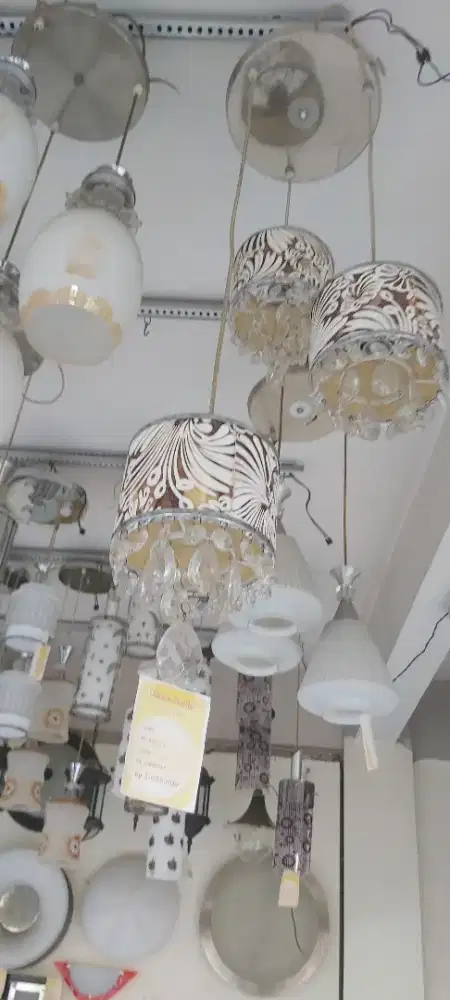 LAMPU GANTUNG MINIMALIS