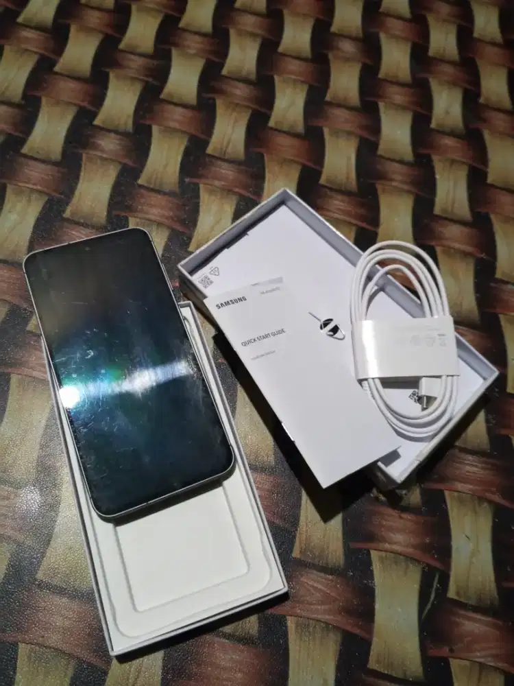 Samsung Galaxy A56 5G 8/256 Mulus Lengkap Ori (Minus Kaca Retak)