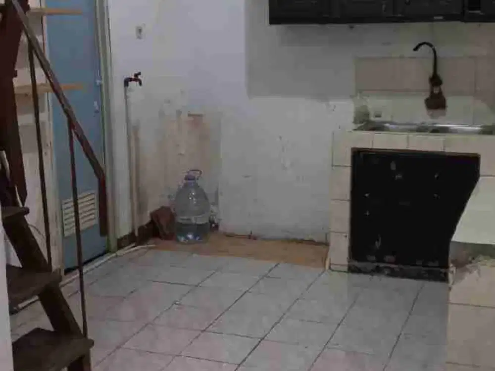 dijual rumah tua 1 lt di graha raya UK 90/60