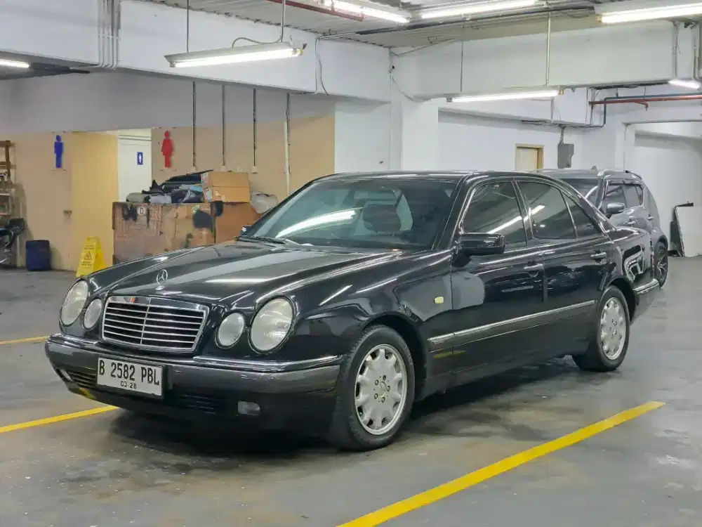 Mercedez Benz E320 At Matic  3.2 elegance 1998