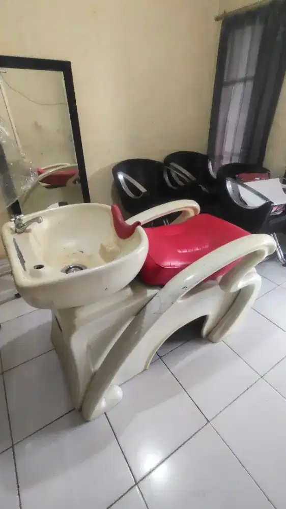 Di jual kursi tempat cuci rambut
