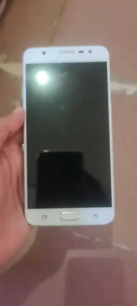Samsung Galaxy J7 Prime.