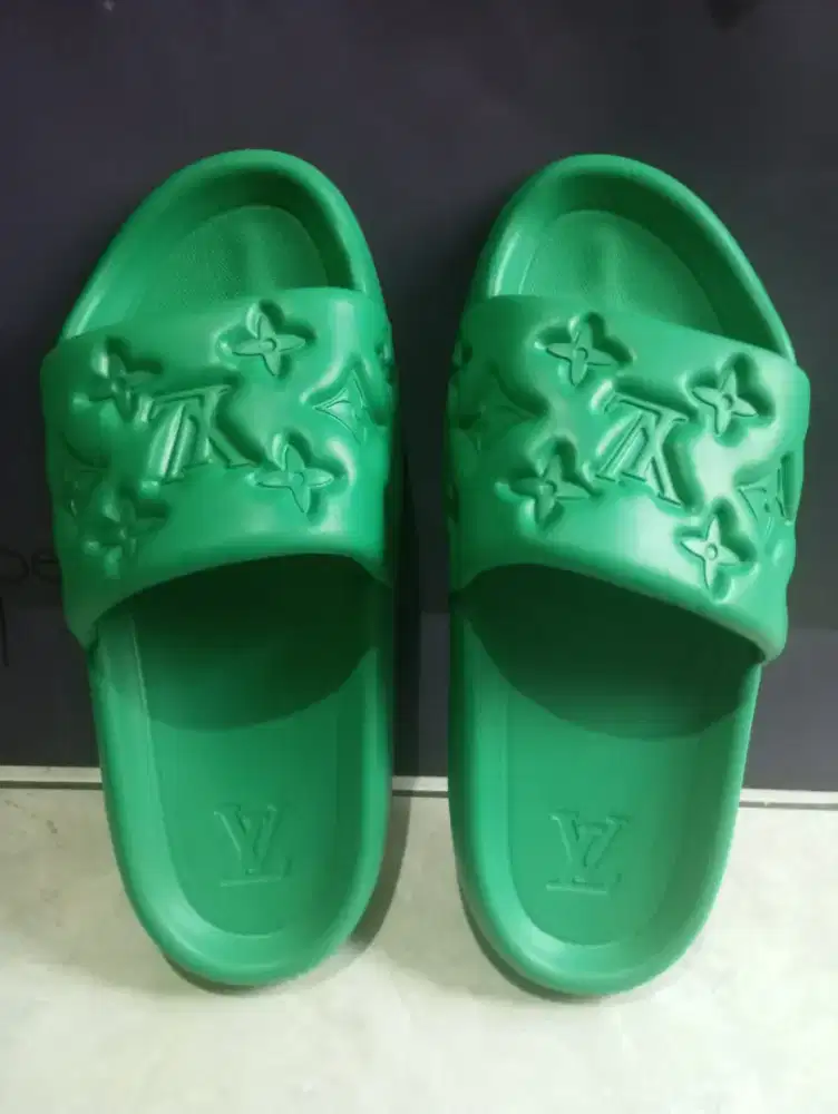 Sendal pria LV Louis Vuitton size 8,5/42