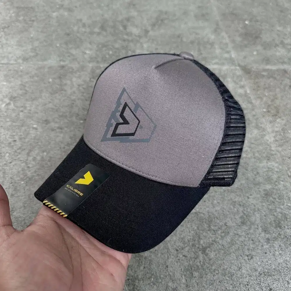 NEW-Topi Pria- Kalibre- Topi Original -KALIBRE-Kalibre 991529-HitamAbu