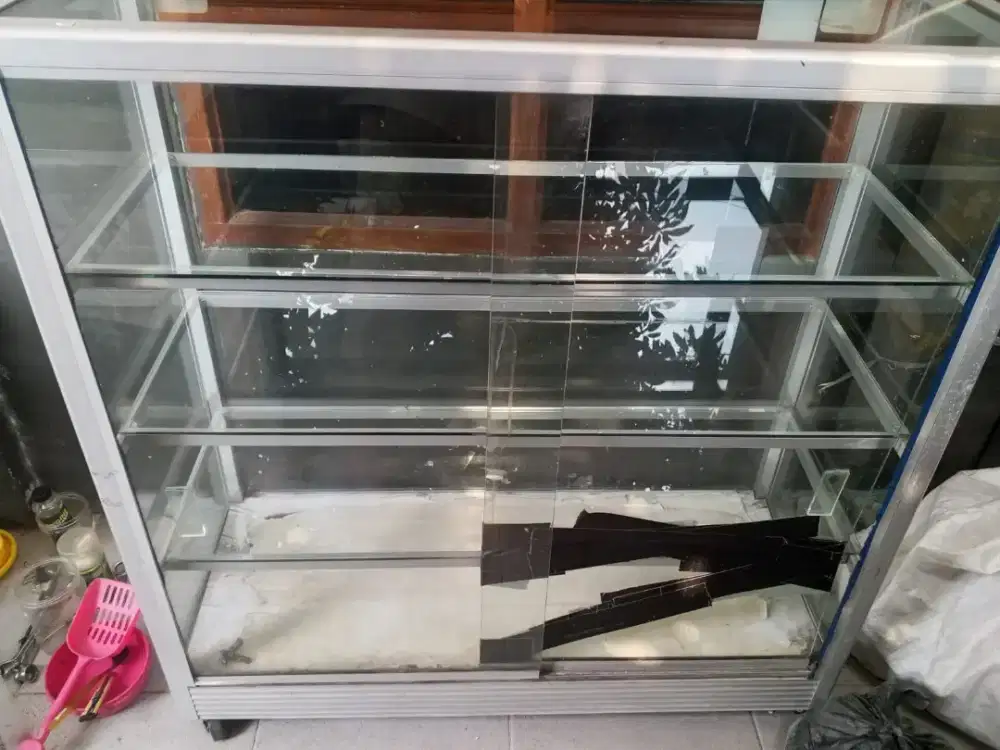 Etalase kaca 100x50x100