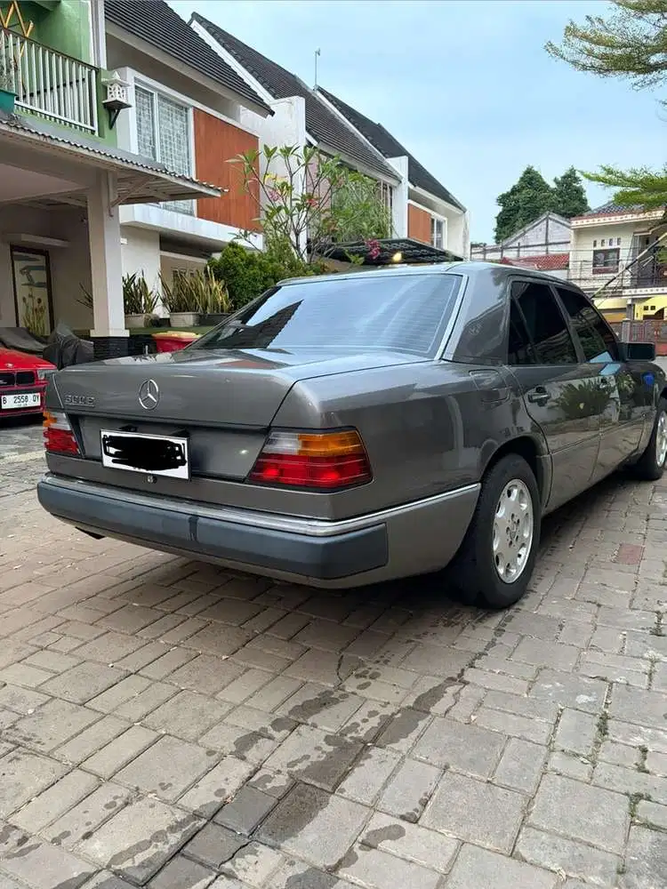 Mercedes-Benz E300 1991 Bensin