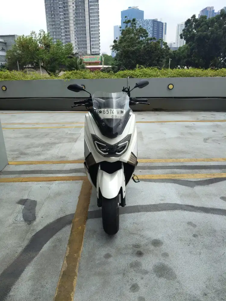 Nmax putih 2017