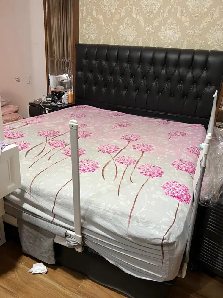 Dijual kasur + headboard