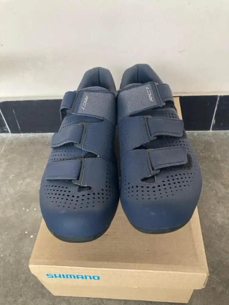 Sepatu Shimano RC1
