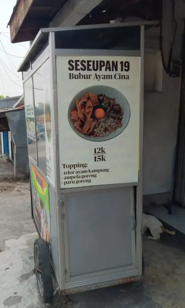 Etalase baso atau bubur ayam