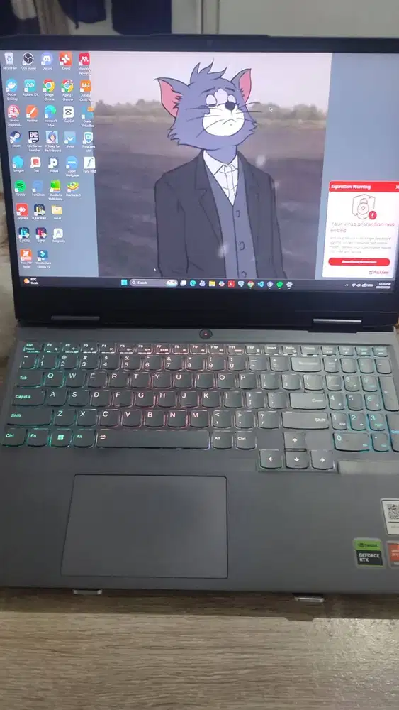Lenovo LOQ 15 APH 8