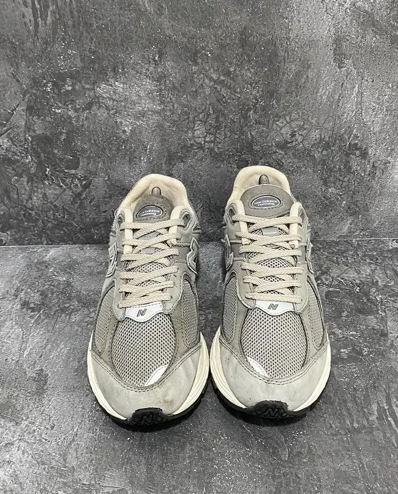 New Balance 2002RNM