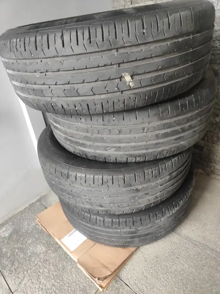 Ban bekas mobil