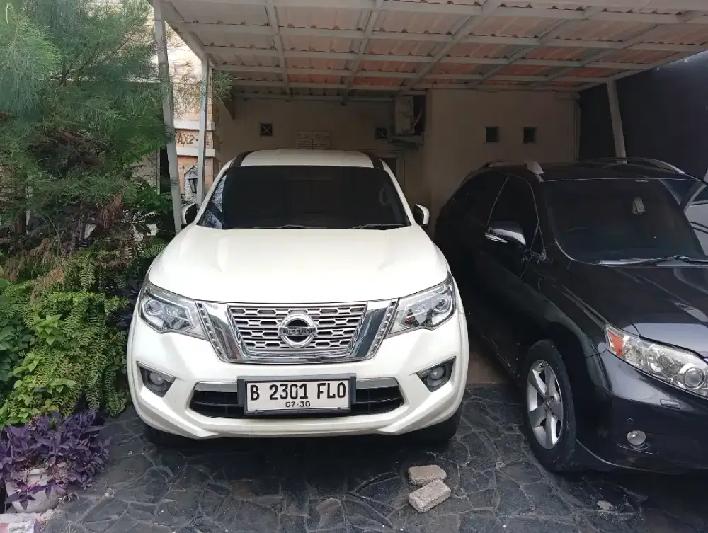 Jual nissan terra pribadi mobil gahar,no isue tinggal pakai