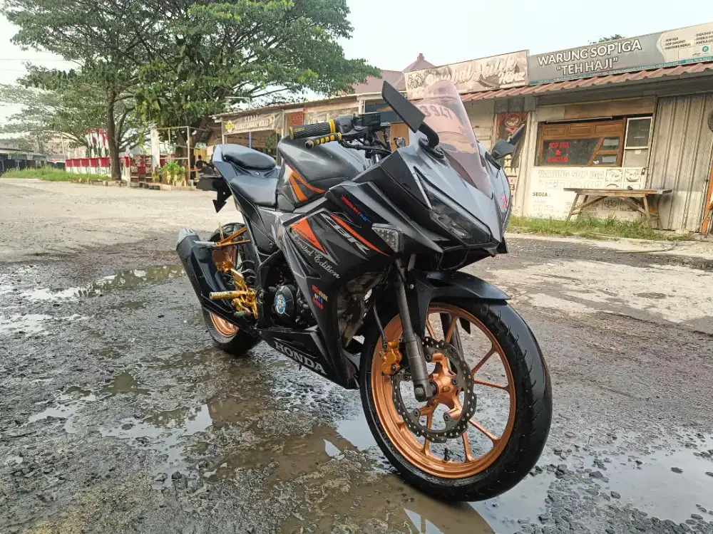 Honda CBR facelift thn 2019 cw 150cc original mesin halus terawat baik