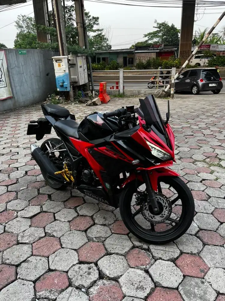 Jual butuh CBR 150 2017