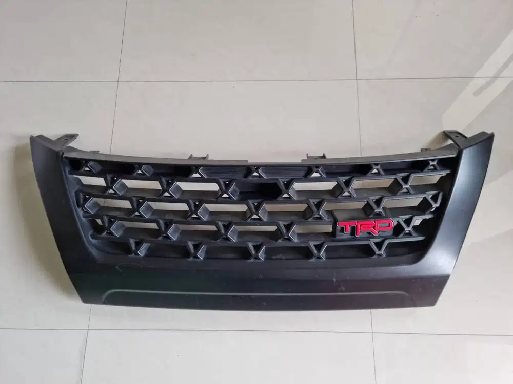 Front Grill Fortuner TRD (Variasi)