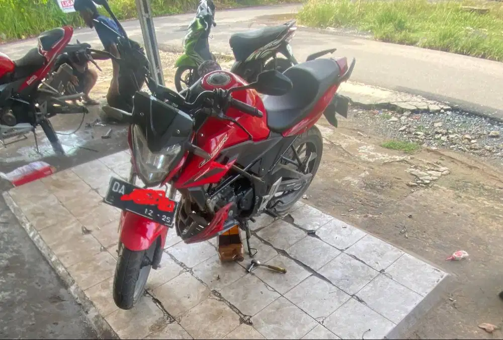 Dijual Motor CB 150 Streetfire