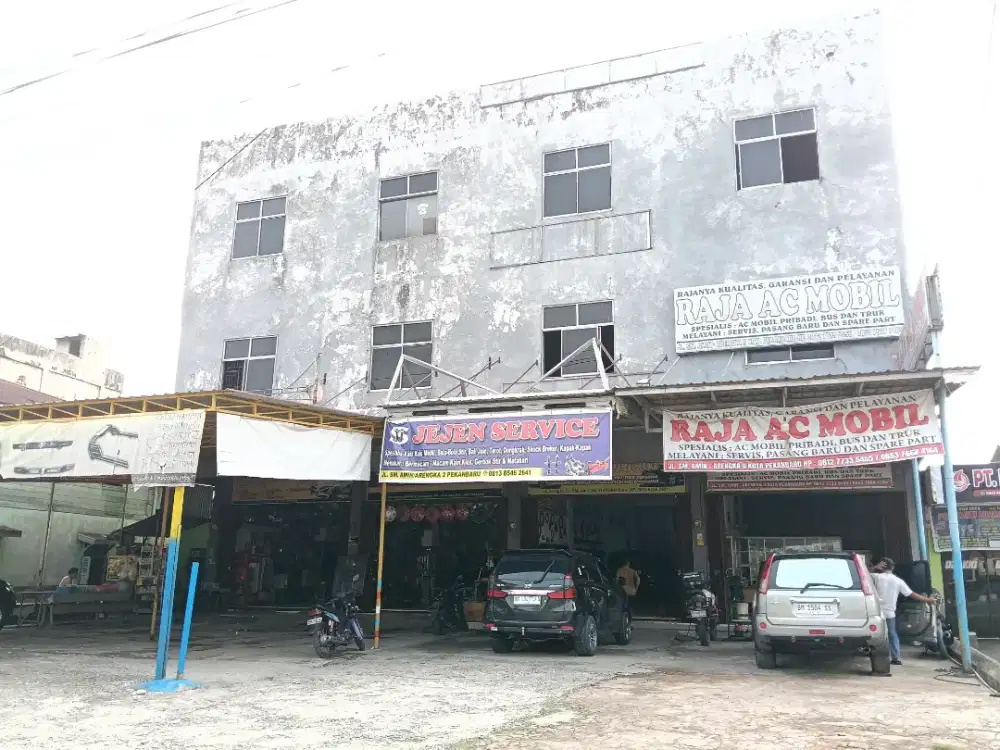Di jual ruko 3 lantai 4 unit, di jln SM.Amin