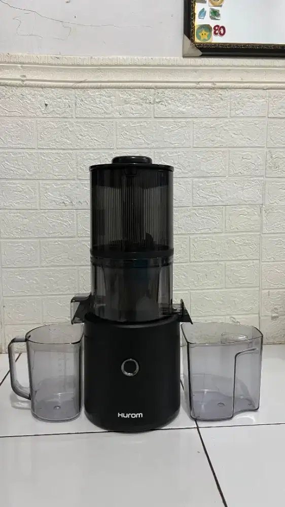 Hurom Slow juicer H-300E