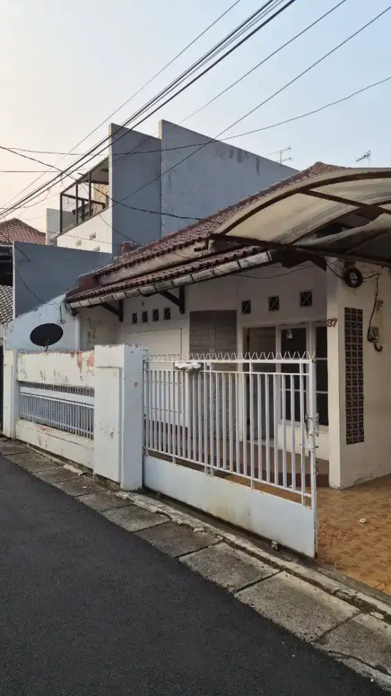 DISEWAKAN RUMAH TINGGAL