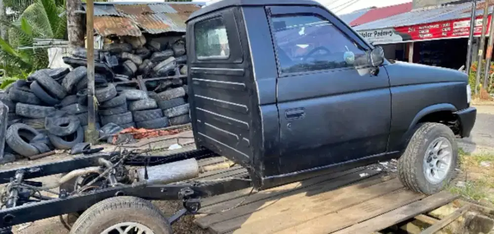 Isuzu panther 2.5 bekas Box 1999