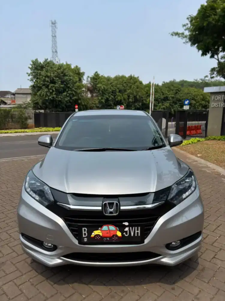 Honda HR-V Prestige (AT-Bensin) Tahun 2018 (Silver). (Nego)