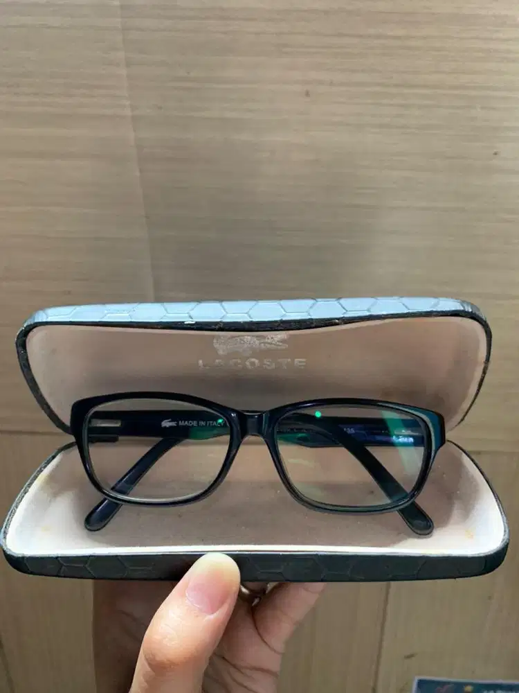 Frame Kacamata Lacoste