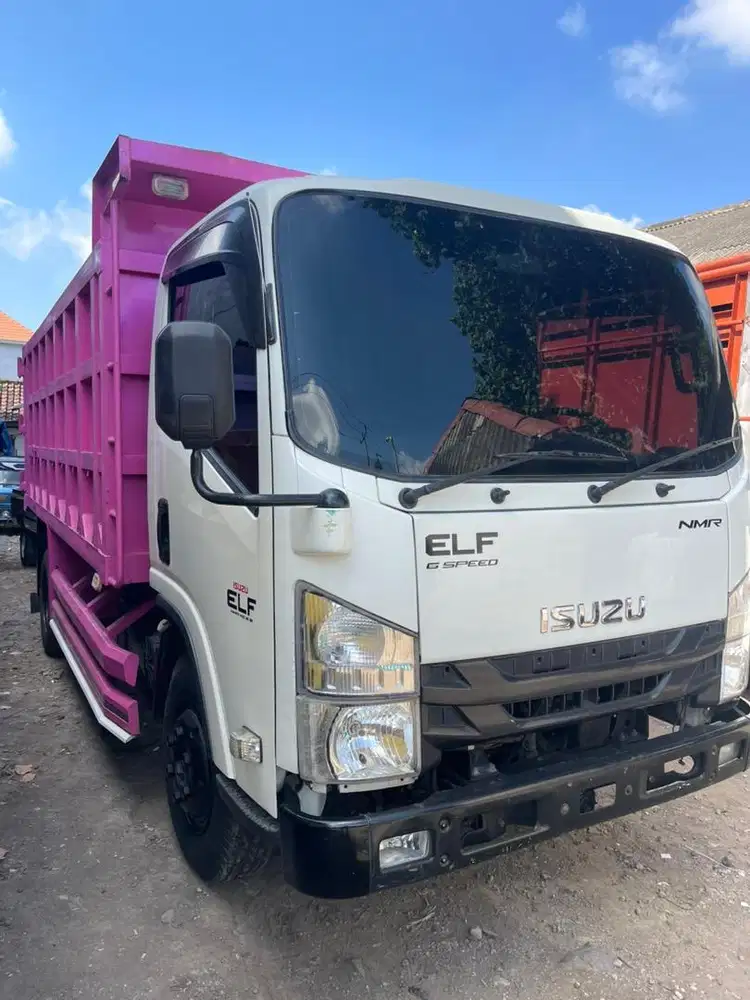 Truk elf giga NMR dump tahun 2023