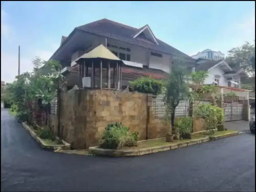 Rumah Mewah Hook Lokasi Strategis di Pancoran Jakarta Selatan