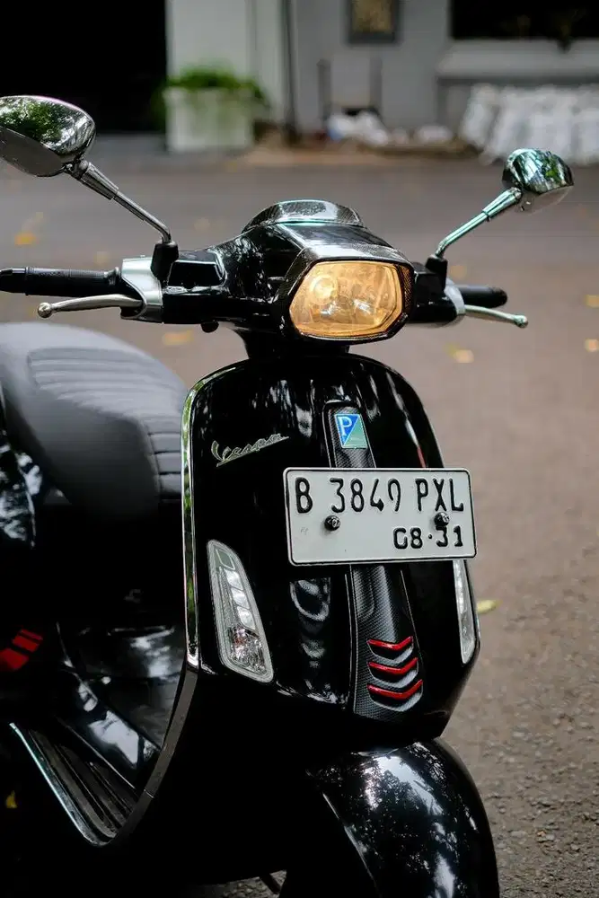 VESPA SPRINT LIMITED CARBON 2018